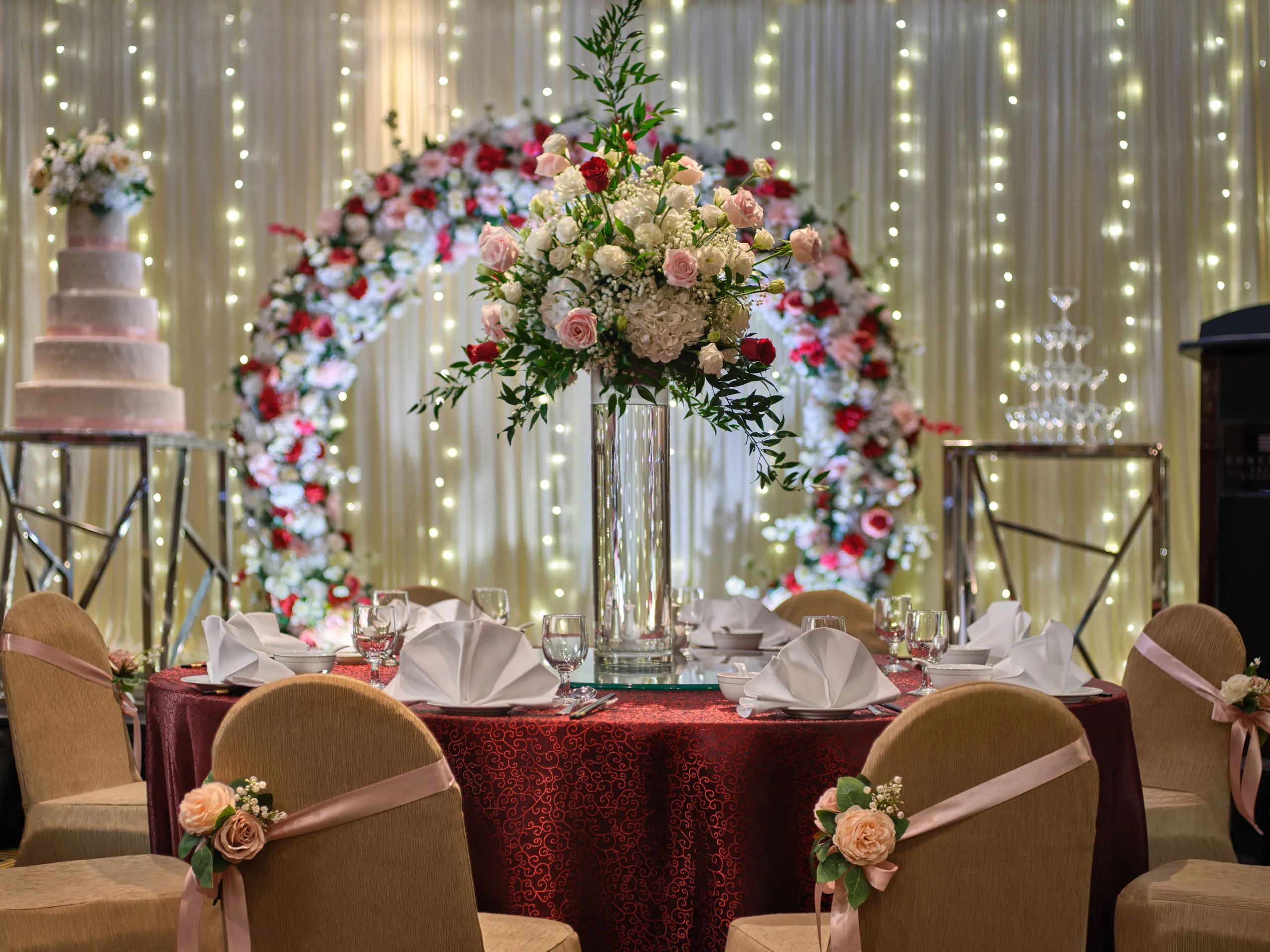 Head table in the Concorde 3 room wedding setup at Concorde Singapore Hotel ballroom."