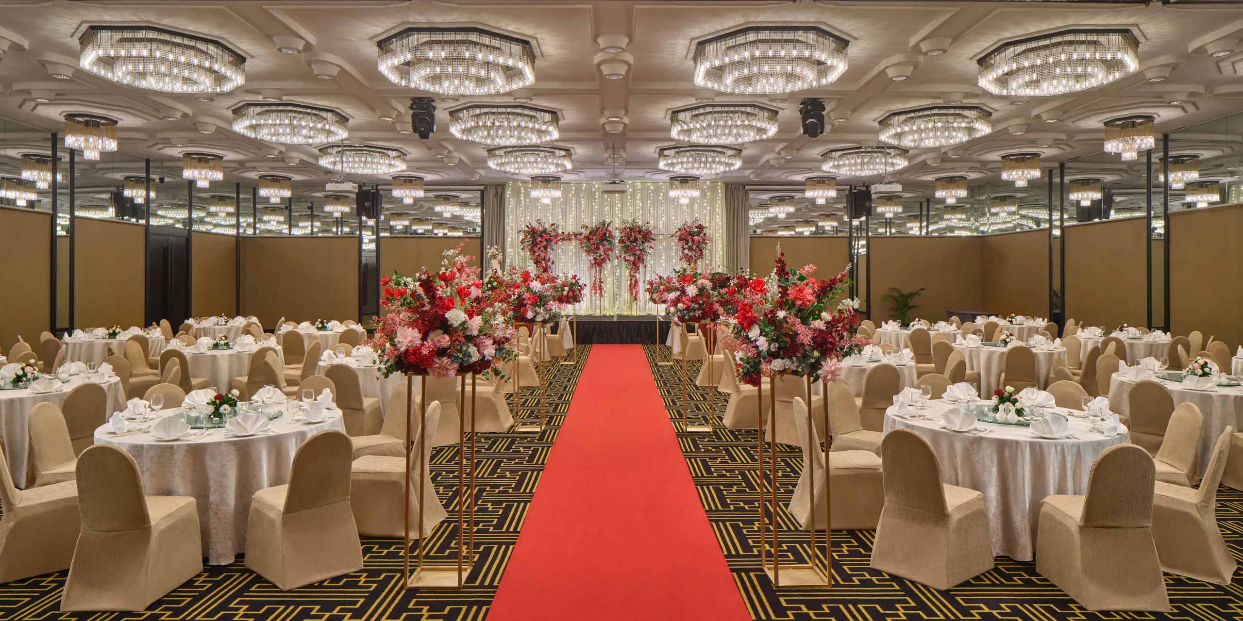 Overview of Scarlett wedding setup in Concorde Singapore Hotel ballroom.