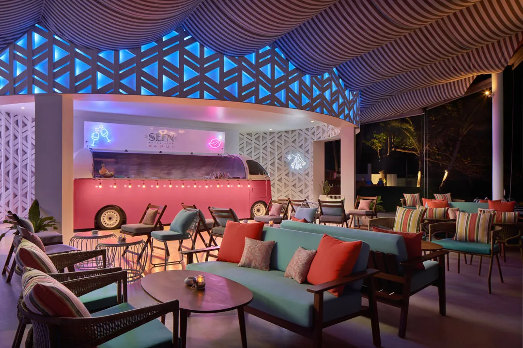 Seen-Beach-Club-3-Bus-Lounge-Night-1