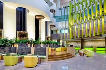 Holiday Inn Atrium Singapore Lobby